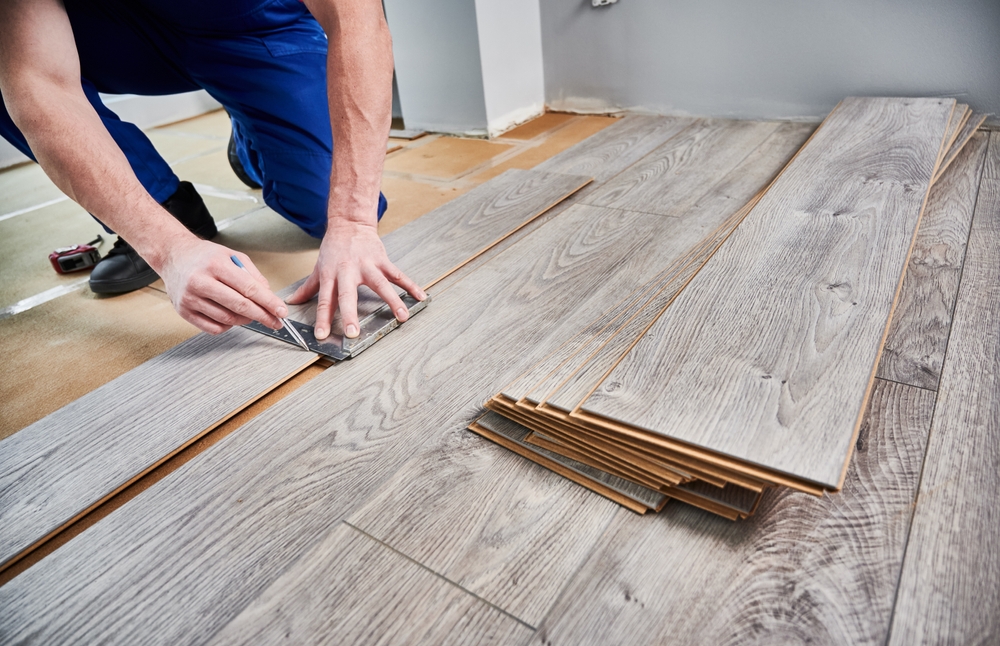 Laminate-Flooring-Installation-DecorsHub-Dubai